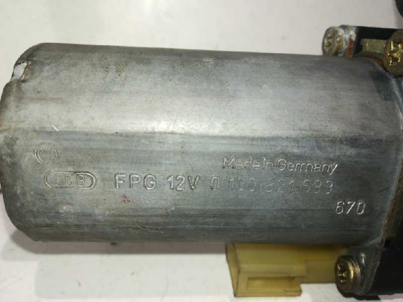 Motor elevalunas delantero derecho 0130821683 de Ford Fiesta iv (ja_, jb_) 1995-2002 - pieza usada