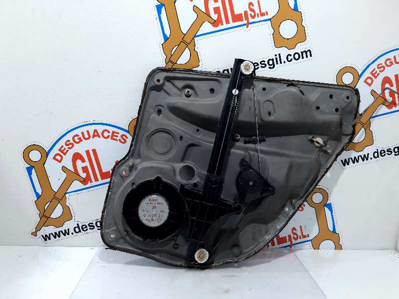 Elevalunas trasero izquierdo 3566 1C0959811A de Volkswagen Golf 2002-2002 con 167508 km - pieza usada