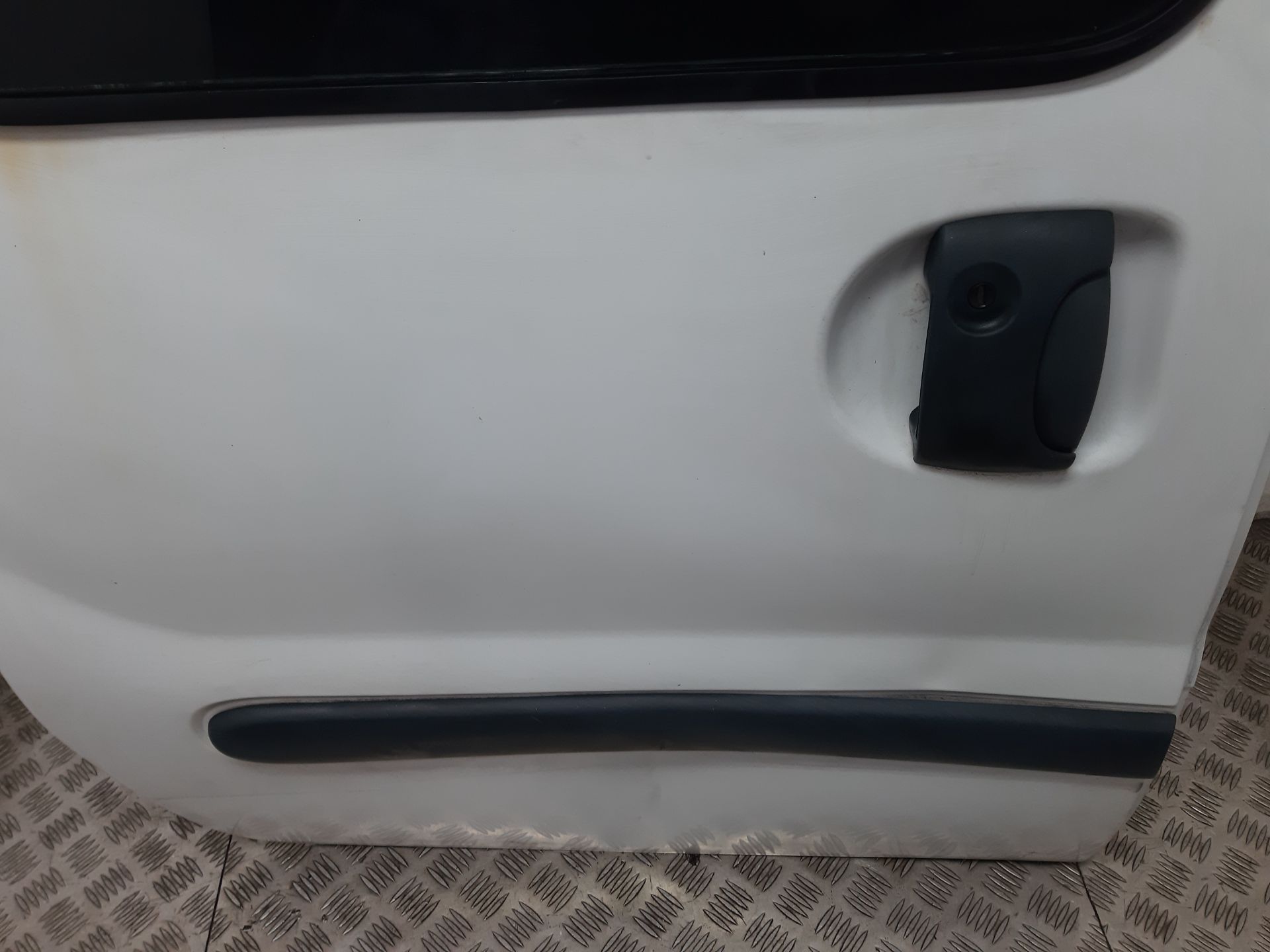 Puerta lateral corredera derecha F8Q K6 de Renault Kangoo 1997-2001 - pieza usada