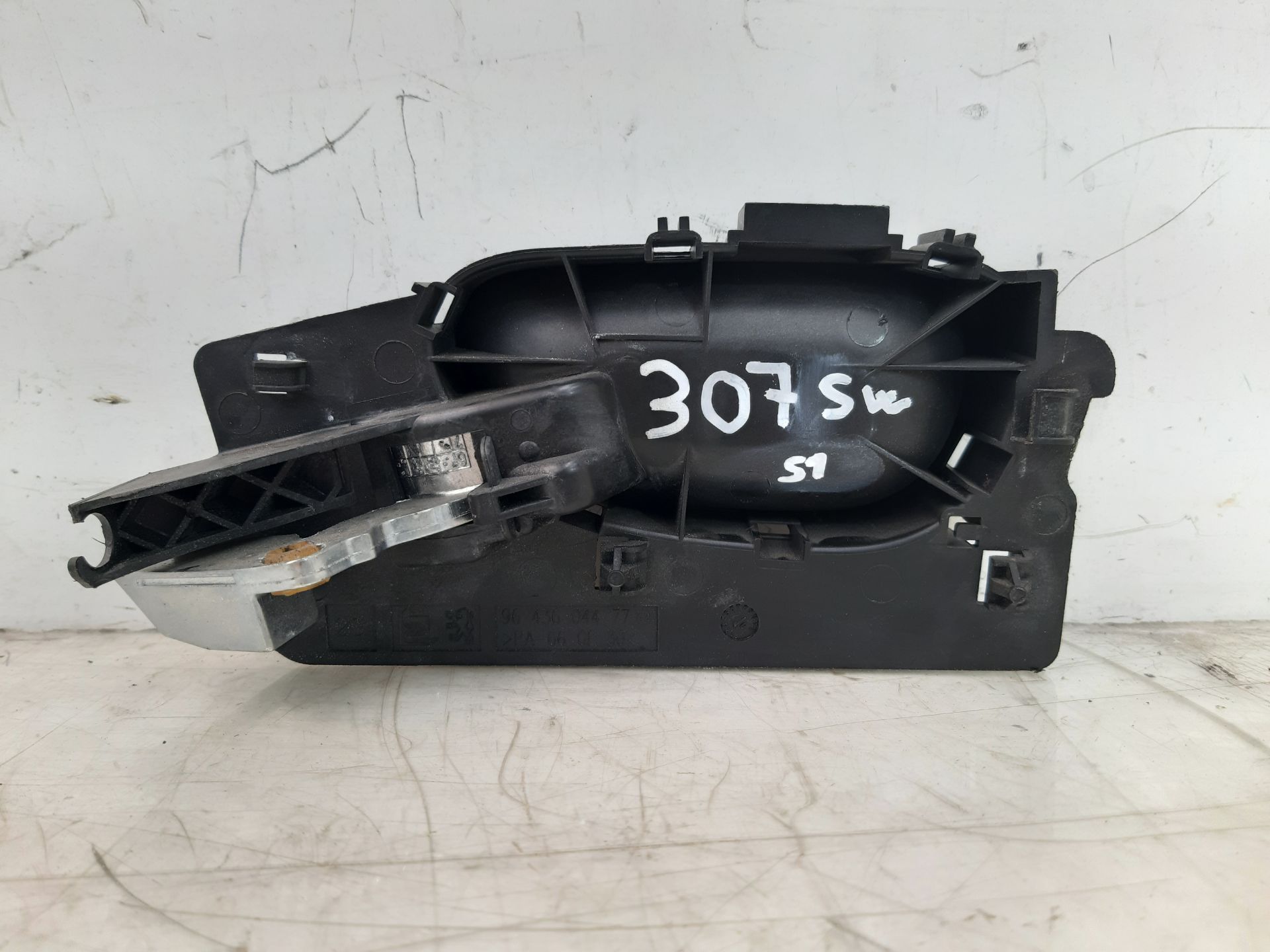 Maneta interior delantera derecha 9643604477 de Peugeot 307 (3a/c) 2004-2009 - pieza usada