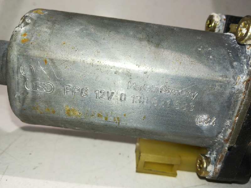Elevalunas delantero derecho 0130821683 de Ford Fiesta iv (ja_, jb_) 1995-2002 - pieza usada