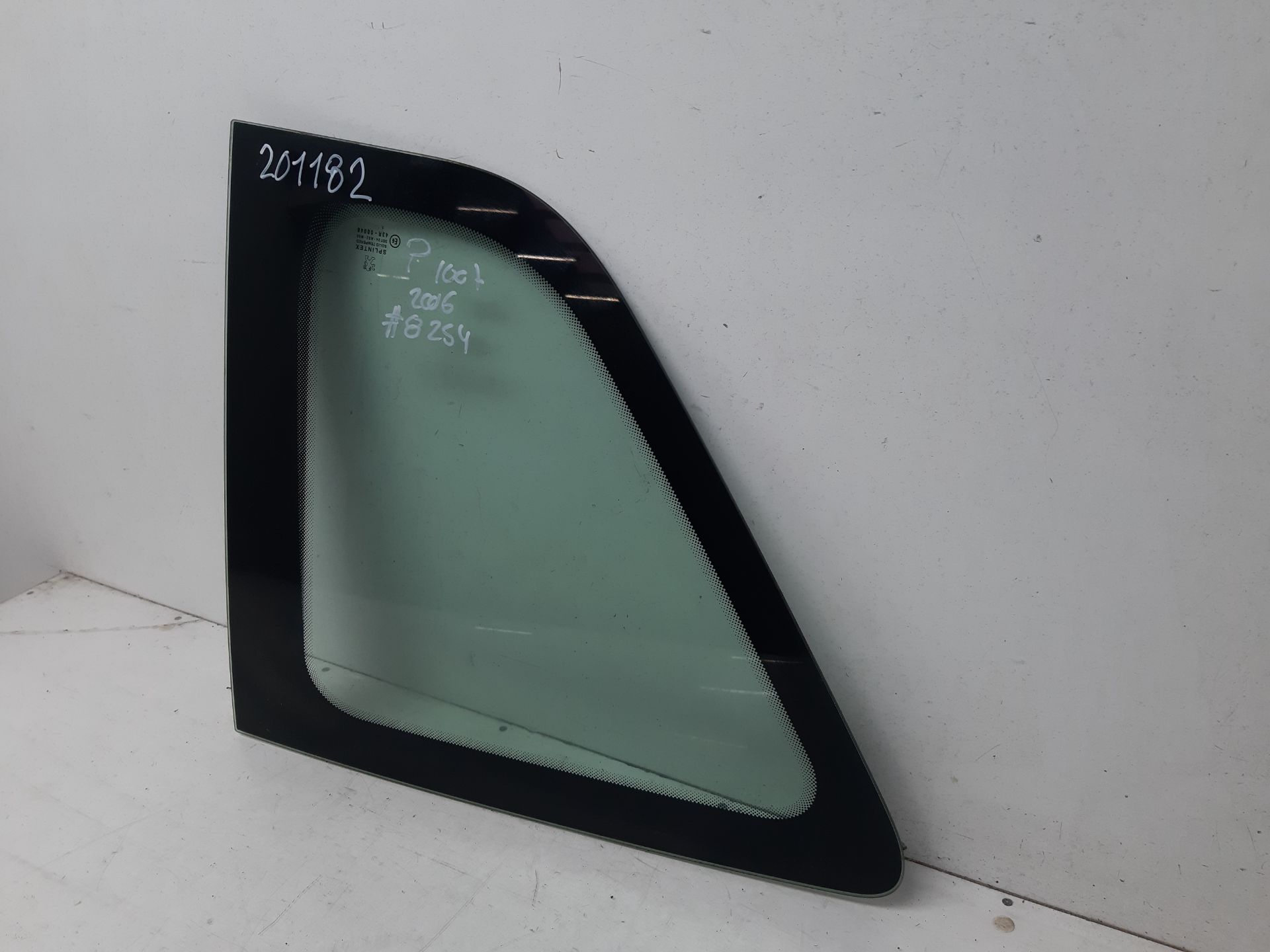 Luna custodia trasera derecha KFVTU3JP de Peugeot 1007 2005-0 - pieza usada