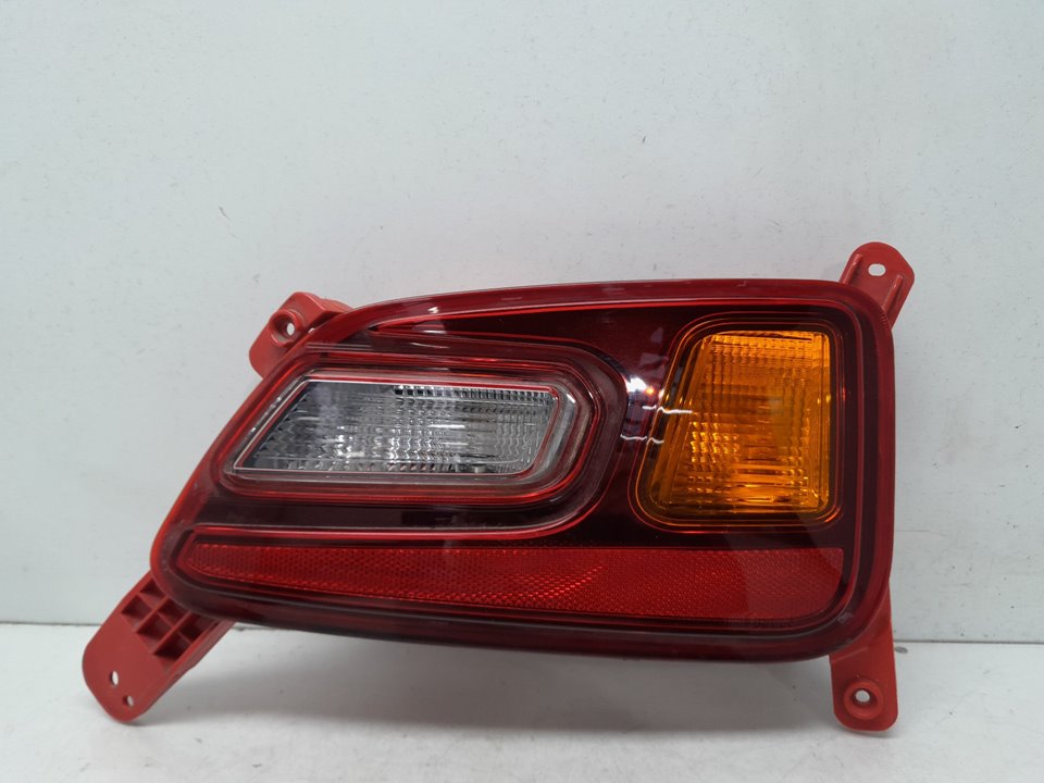 Piloto trasero derecho de paragolpes G4LELU481548 92406J90 de Hyundai Kona 2019-2020 - pieza usada