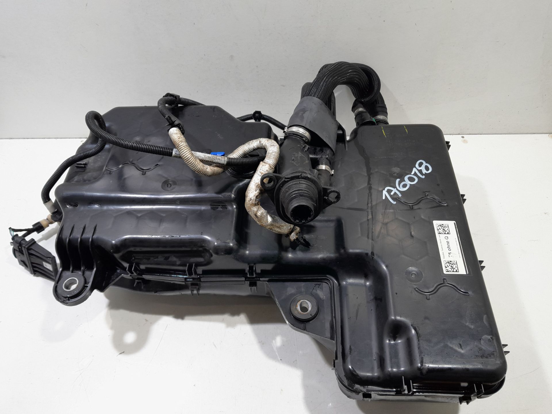 Depósito adblue HFXTU1JP 7E0131877G de Volkswagen T6 2015-2020 con 145264 km - pieza usada