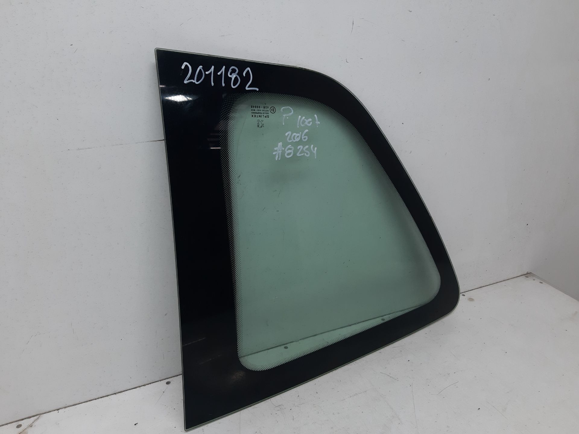 Luna custodia trasera derecha KFVTU3JP de Peugeot 1007 2005-0 - pieza usada