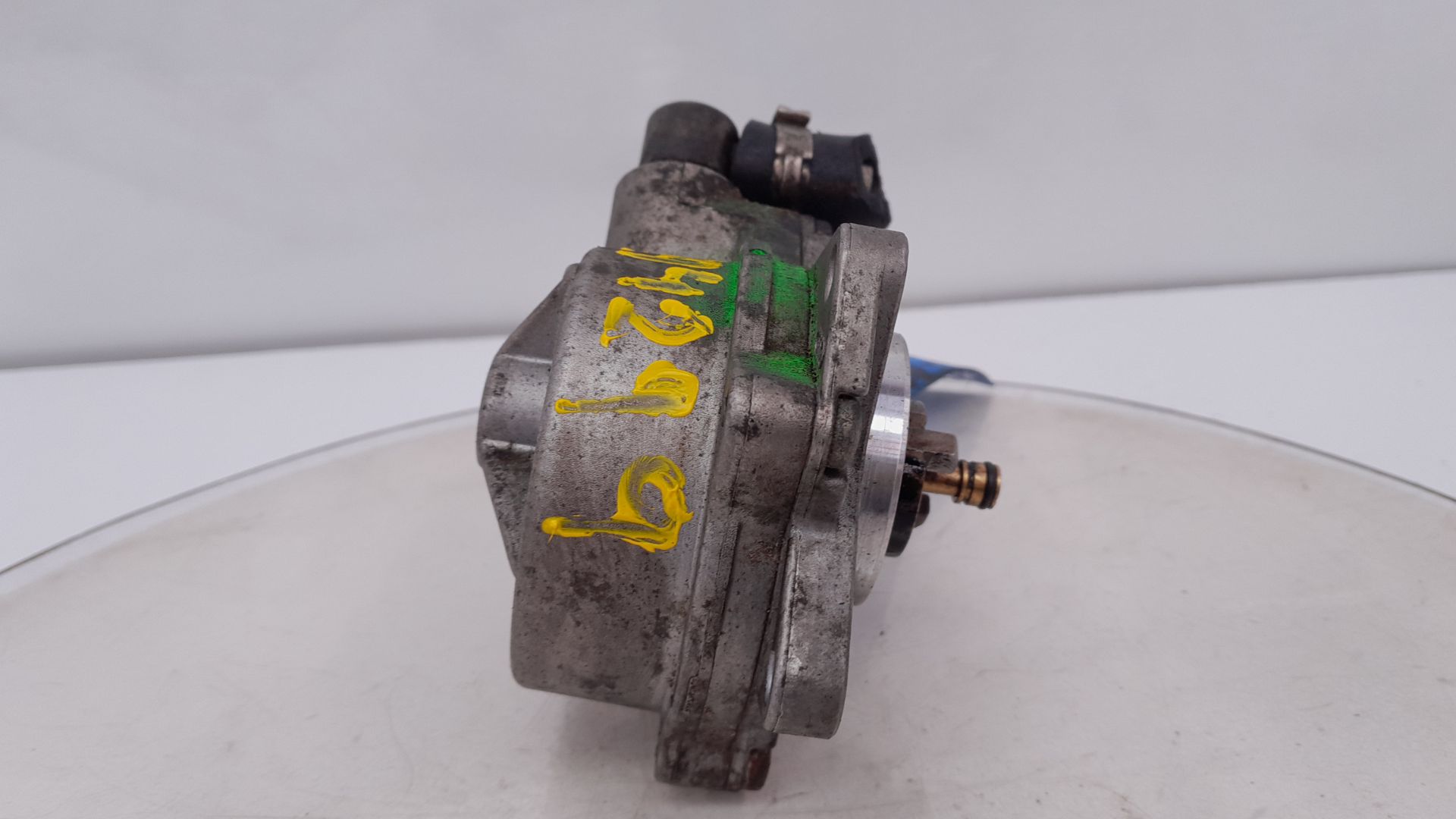 Depresor freno / bomba vacio BXE 059145100B de Audi A6 c5 (4b2, 4b4) 1997-2001 con 275205 km - pieza usada
