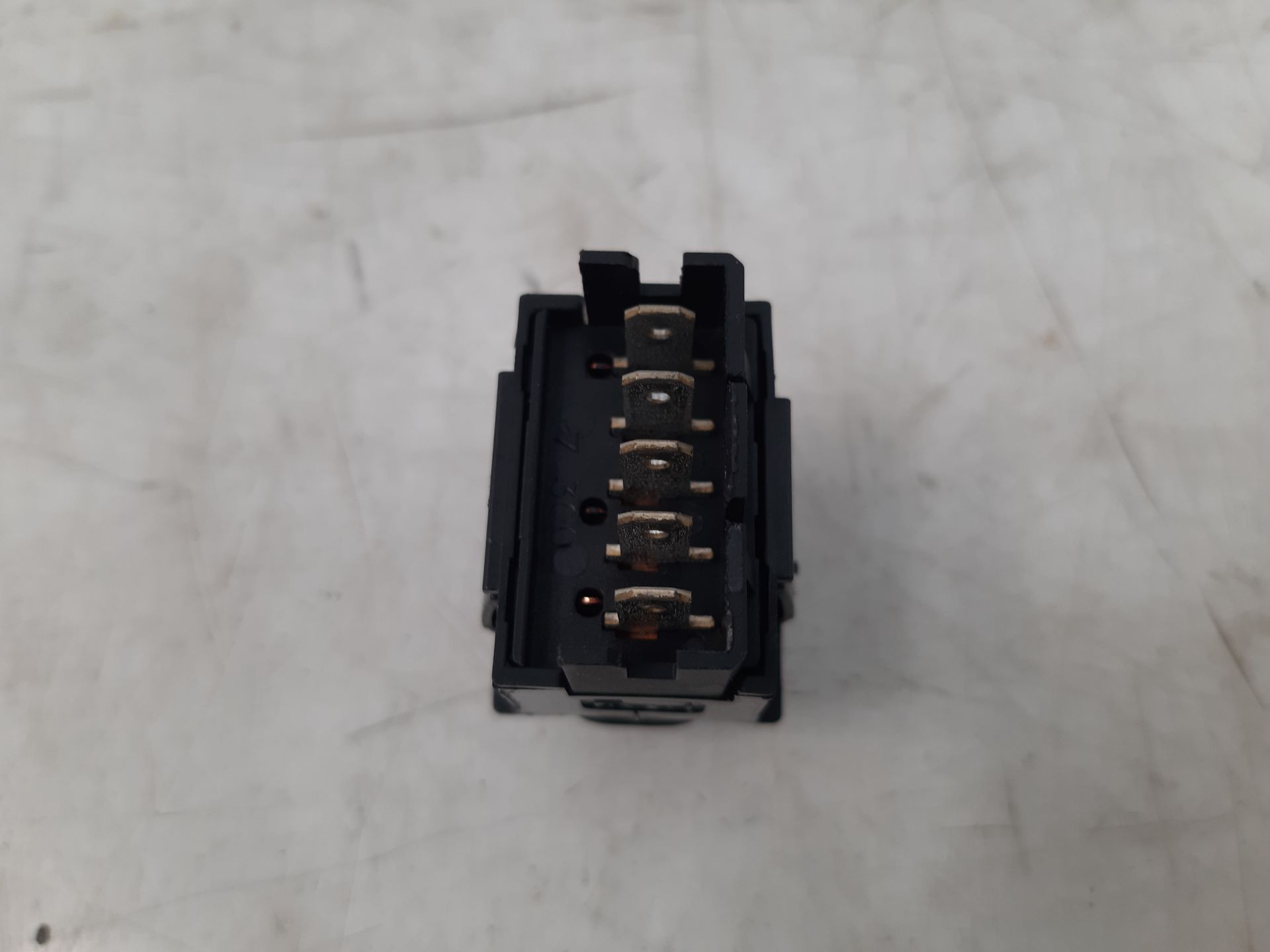 Mando elevalunas trasero derecho 9HZ9H01D de Citroen Xsara 2004-2005 - pieza usada