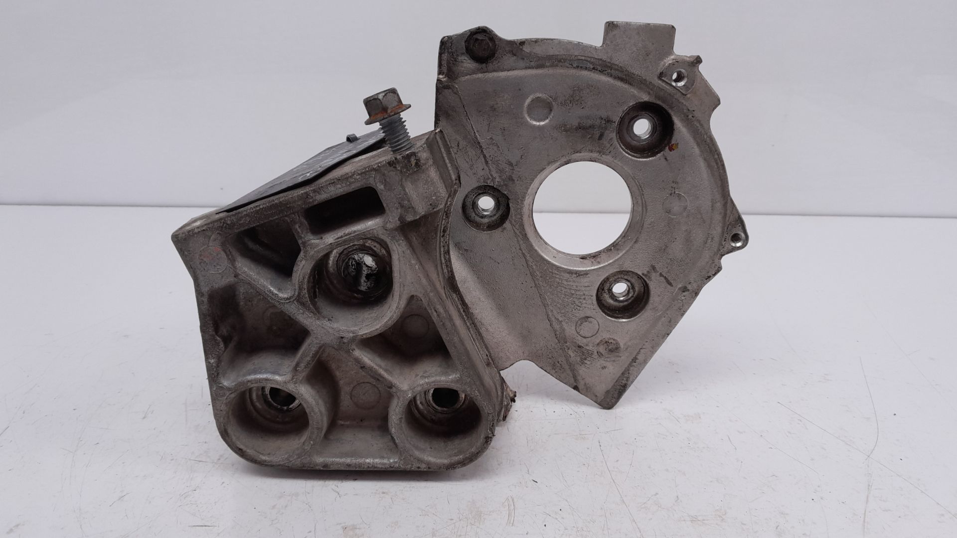 Soporte bomba inyección F9Q 8200793436 de Suzuki Grand vitara 2005-2009 - pieza usada