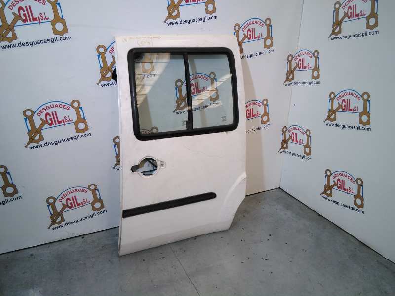 Puerta lateral corredera izquierda de Fiat Doblo furgón/monospace (223_) 2005-2010 - pieza usada