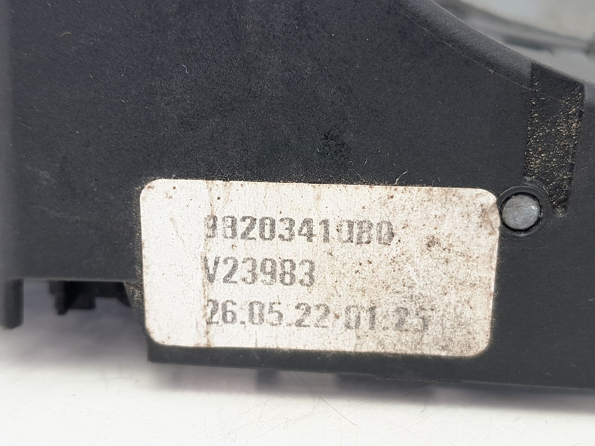 Soporte maneta exterior delantera izquierda HN05 9820341080 de Peugeot 5008 2020-2023 - pieza usada