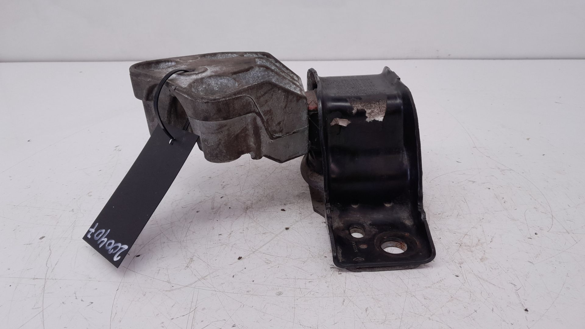 Soporte motor 8200586890 de Renault Clio iii 2013-2014 - pieza usada