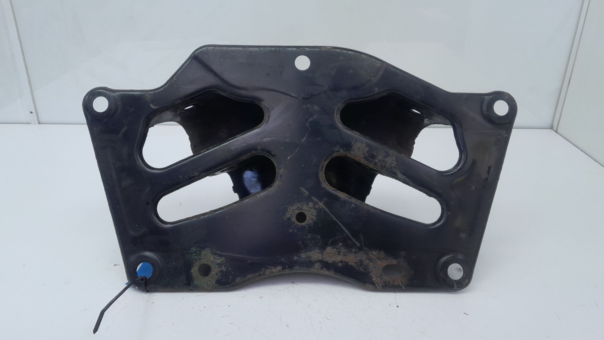 Soporte brazo suspensión trasero derecho 263A7000 de Fiat Doblo ii 2015-2020 - pieza usada