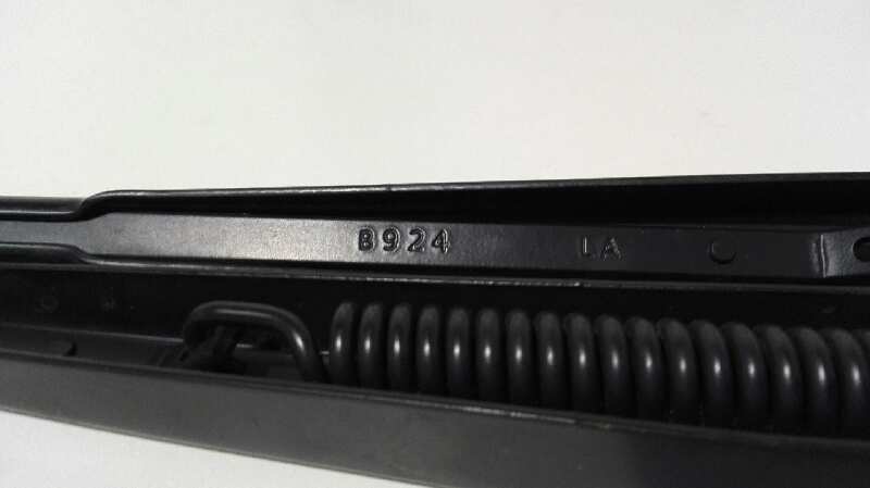 Brazo del limpia delantero derecho M54 B924 LA/LD de Nissan Nv 200 2011-2015 - pieza usada