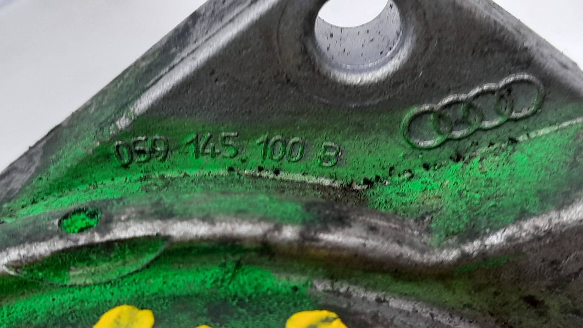 Depresor freno / bomba vacio BXE 059145100B de Audi A6 c5 (4b2, 4b4) 1997-2001 con 275205 km - pieza usada