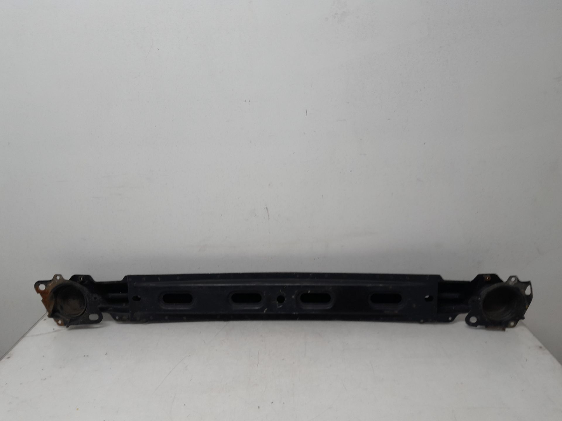 Refuerzo paragolpes delantero AKK 6K0805585A de Seat Ibiza ii (6k1) 1996-2002 - pieza usada