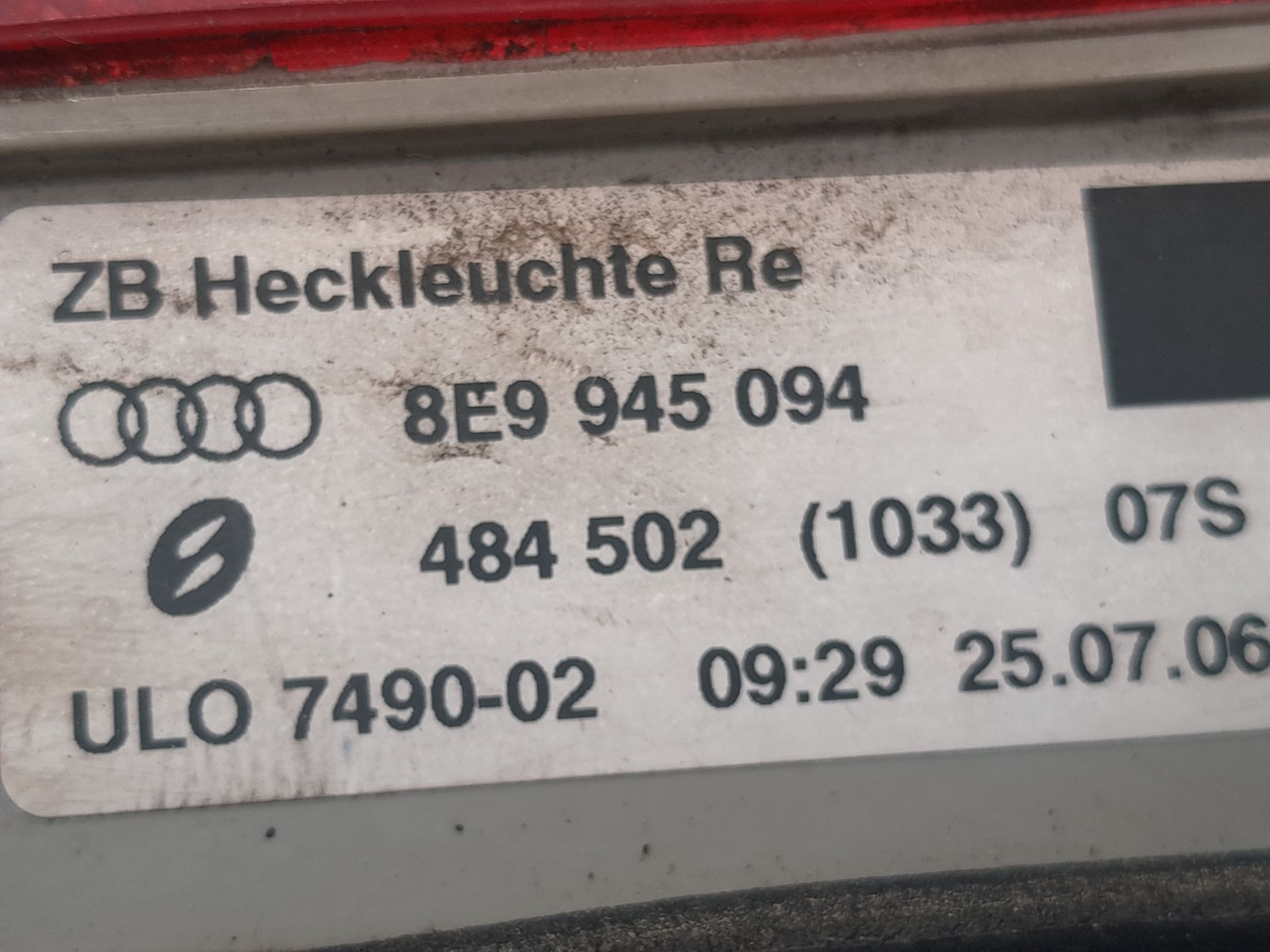 Piloto trasero derecho interior BRD 8E9945094 de Audi A4 b7 (8ec) 2004-2008 - pieza usada