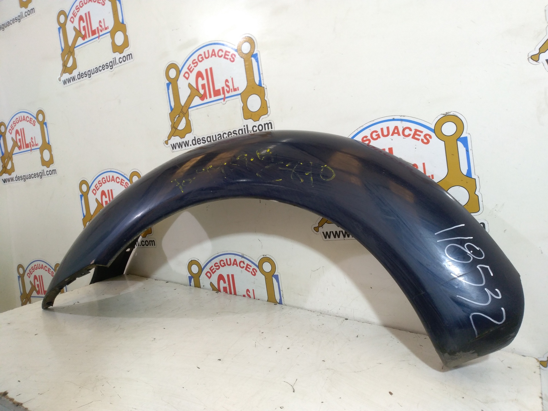 Aletín trasero derecho AQY de Volkswagen New beetle 1998-2012 - pieza usada