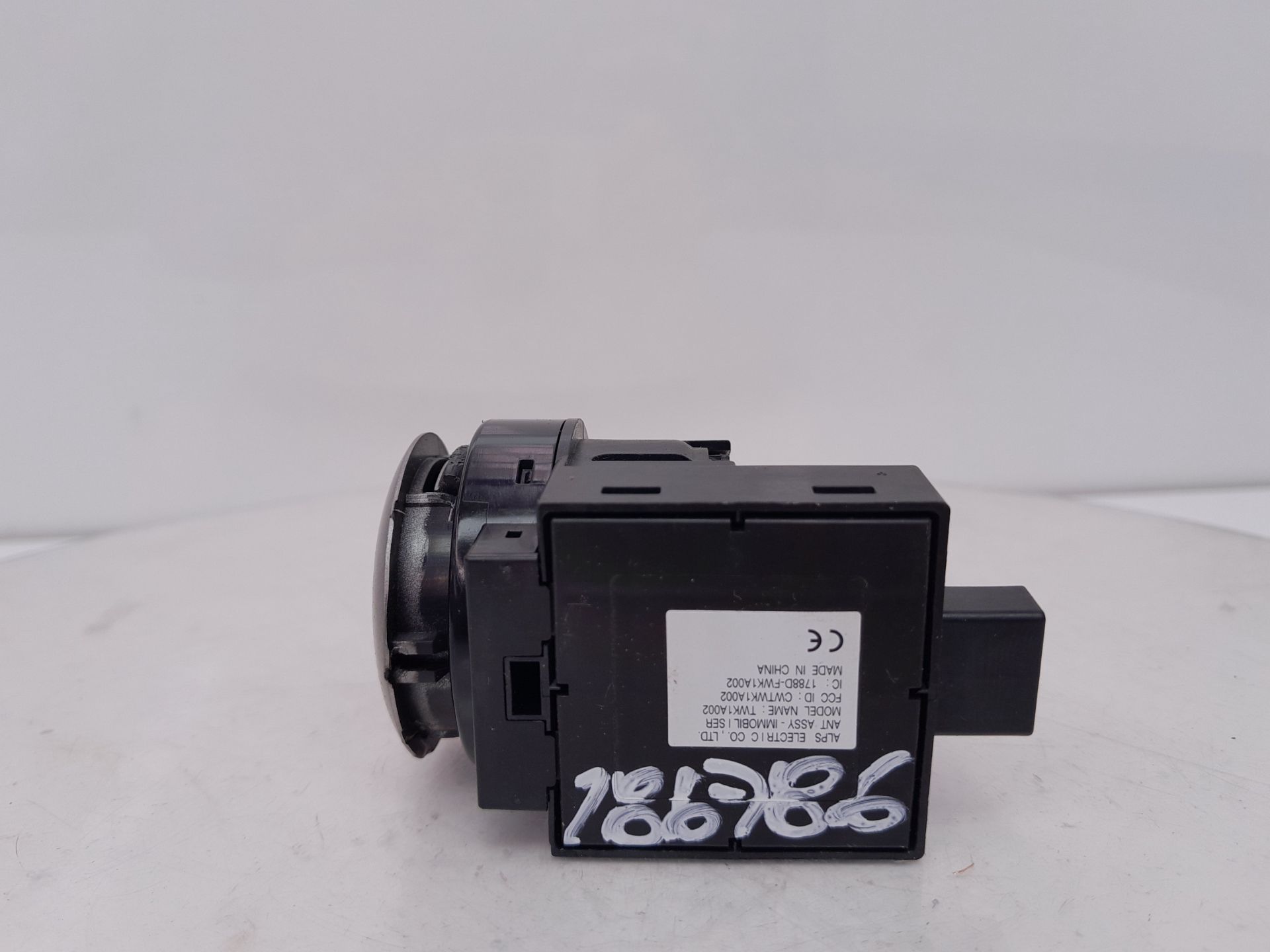 Interruptor EM57 2009DJ2357 de Nissan Leaf 2013-2020 - pieza usada