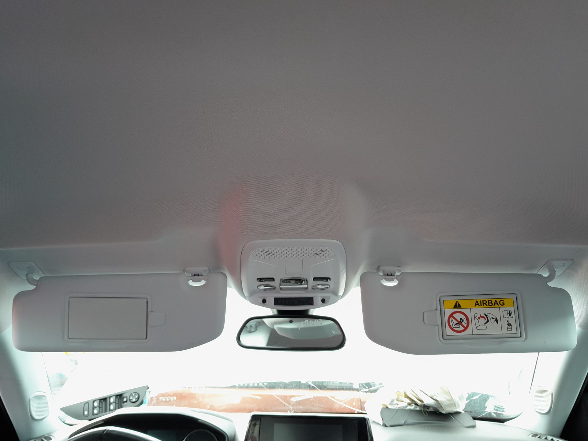 Parasol derecho HNS de Peugeot 2008 ii (ud_, us_, uy_, uk_) 2020-2023 - pieza usada