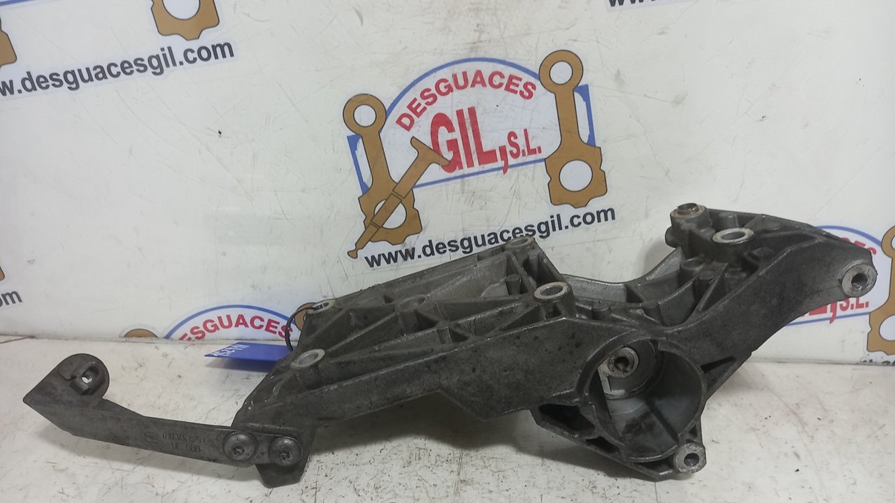 Soporte alternador BLS 038903143AG de Seat Ibiza iv (6j5, 6p1) 2008-2010 - pieza usada