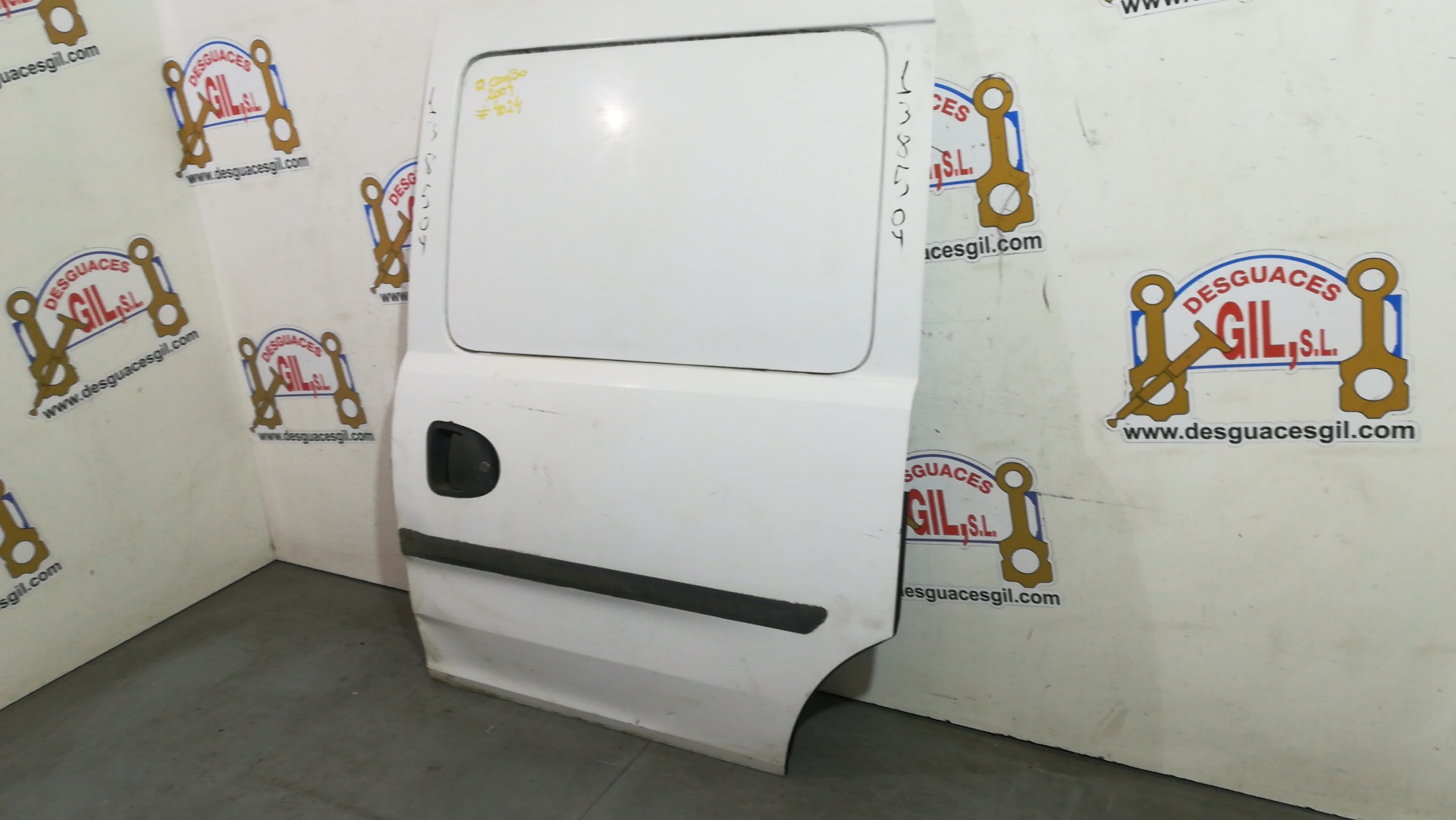 Puerta lateral corredera izquierda Z13DT de Opel Combo 2004-2005 - pieza usada