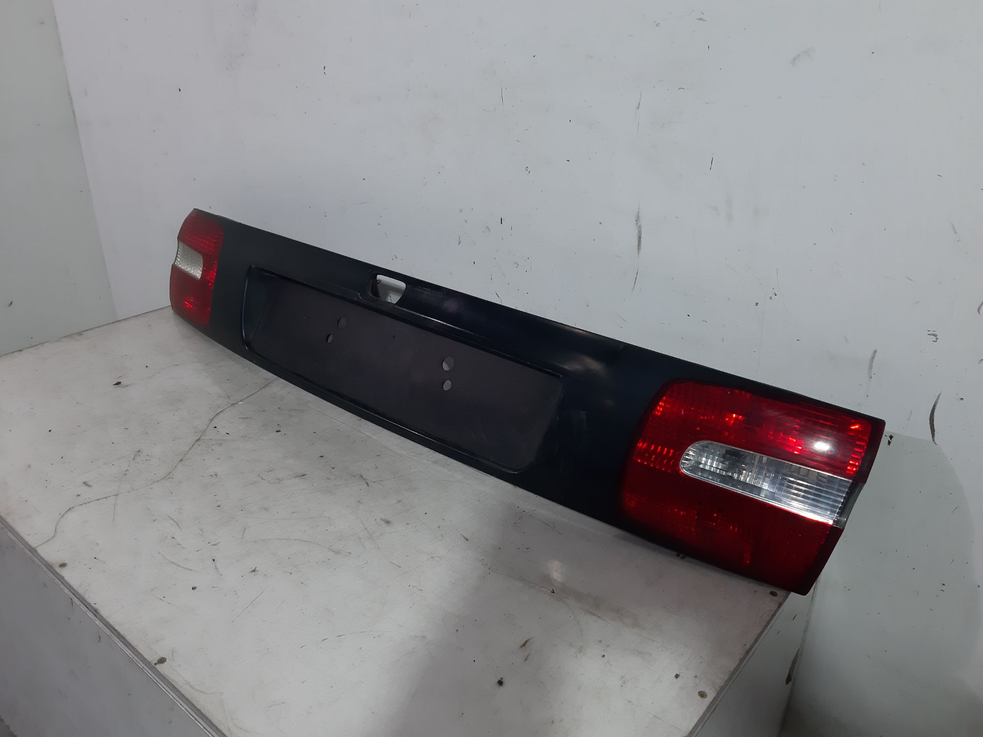 Piloto trasero central 285800 de Volvo V40 1996-1999 - pieza usada
