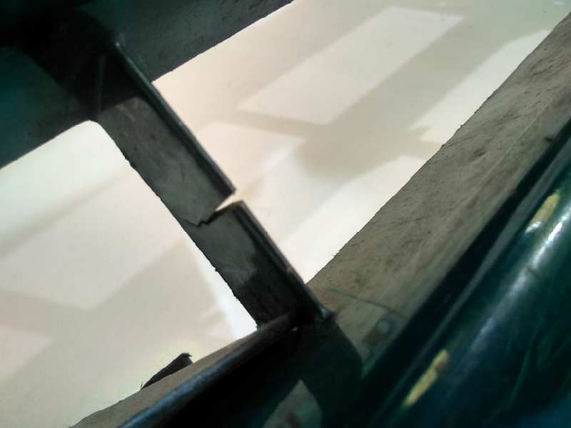Rejilla paragolpes delantero 8200037801 de Renault Kangoo 2001-2002 - pieza usada