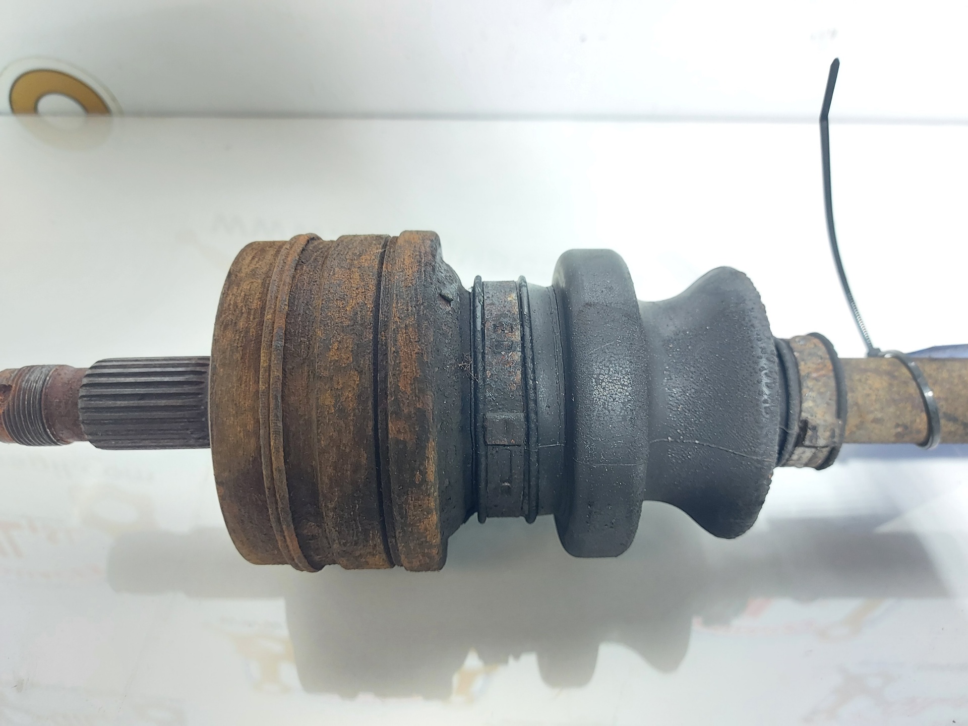 Transmisión trasera derecha NFUTU5JP4 de Mercedes-benz Clase e 1984-0 - pieza usada