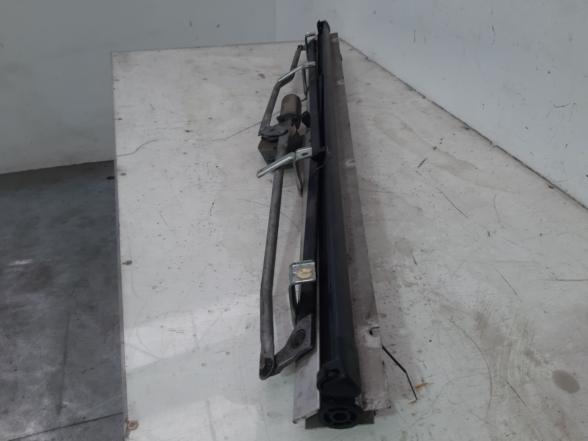 Motor persiana enrollable puerta 647961 de Mercedes-benz Clase e (w211) 2002-2008 - pieza usada