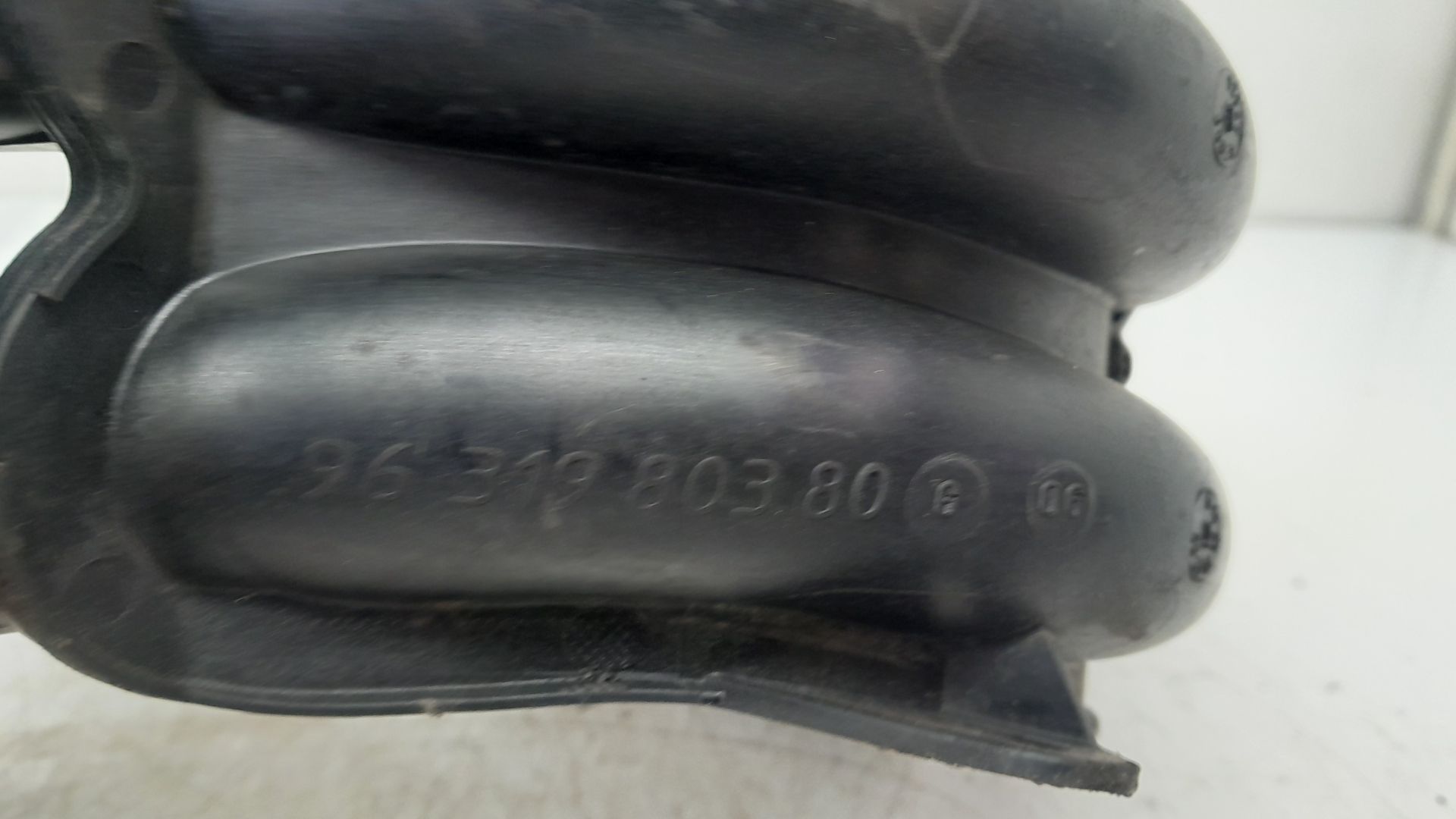 Colector admisión 9631980380 de Peugeot 206 2003-2006 - pieza usada