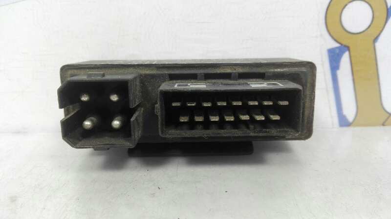 Relé 898699 de Volvo Serie 440 1988-1997 106 CV - pieza usada