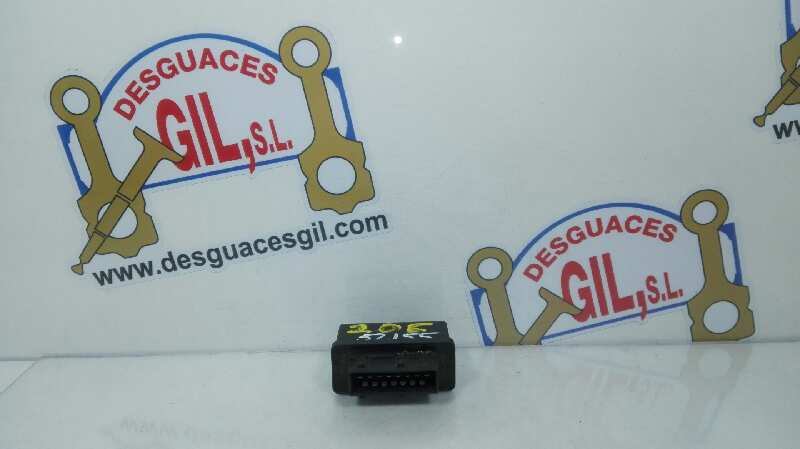 Relé 240107 de Peugeot 206 hatchback (2a/c) 1998-2002 - pieza usada