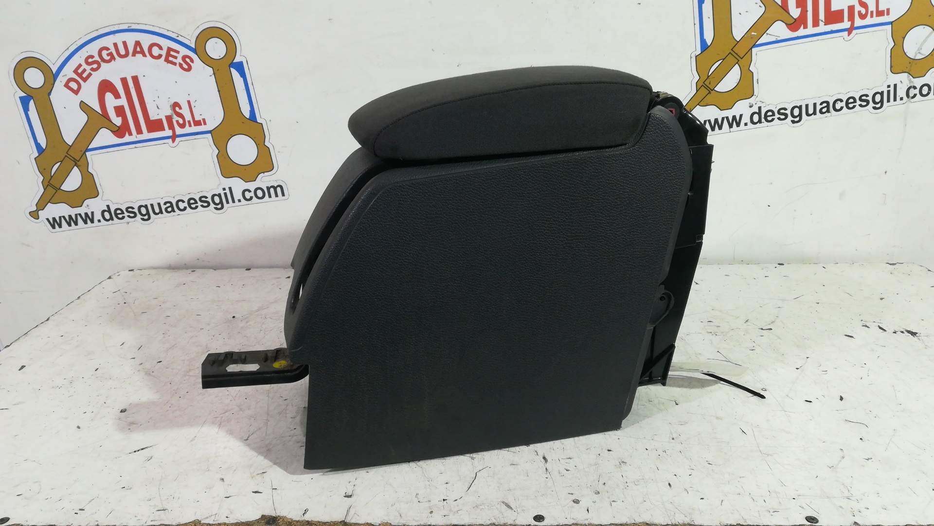 Apoyabrazos central BAG de Volkswagen Golf v 2003-2007 - pieza usada