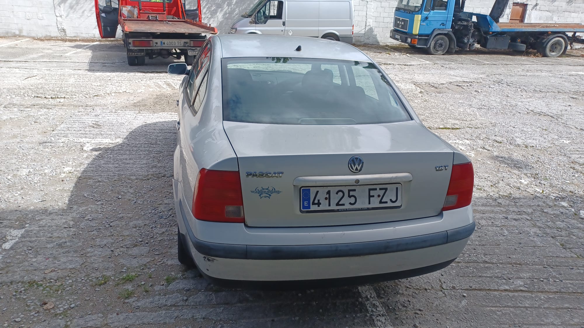 VOLKSWAGEN Passat B5 (1996-2005) Boîte à fusibles 8D1941824+ 22822649