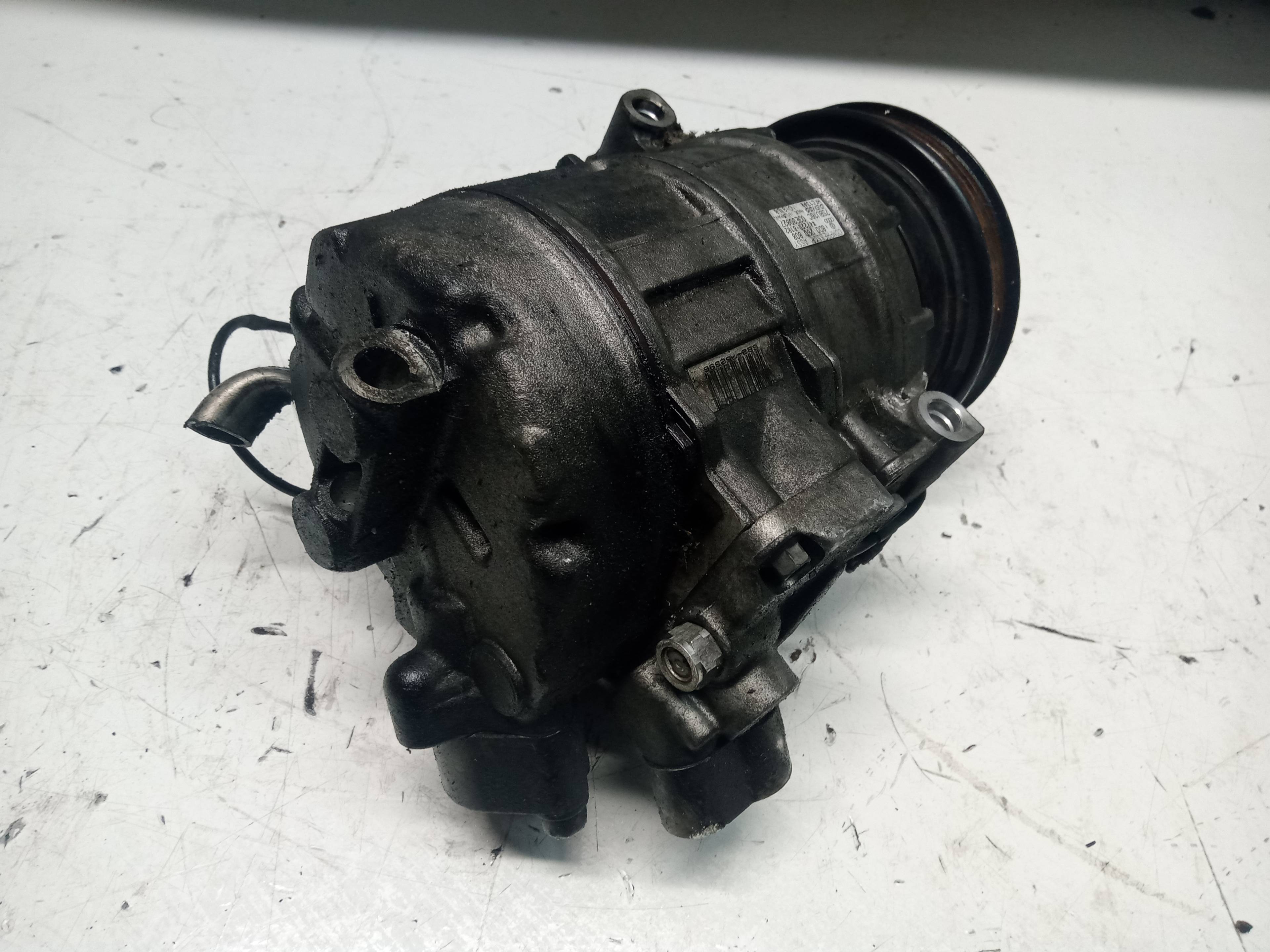 AUDI A4 B6/8E (2000-2005) Pompe de climatisation 8D0260808,8D0260808,8D0260808,8D0260808+8D0260808 22826446