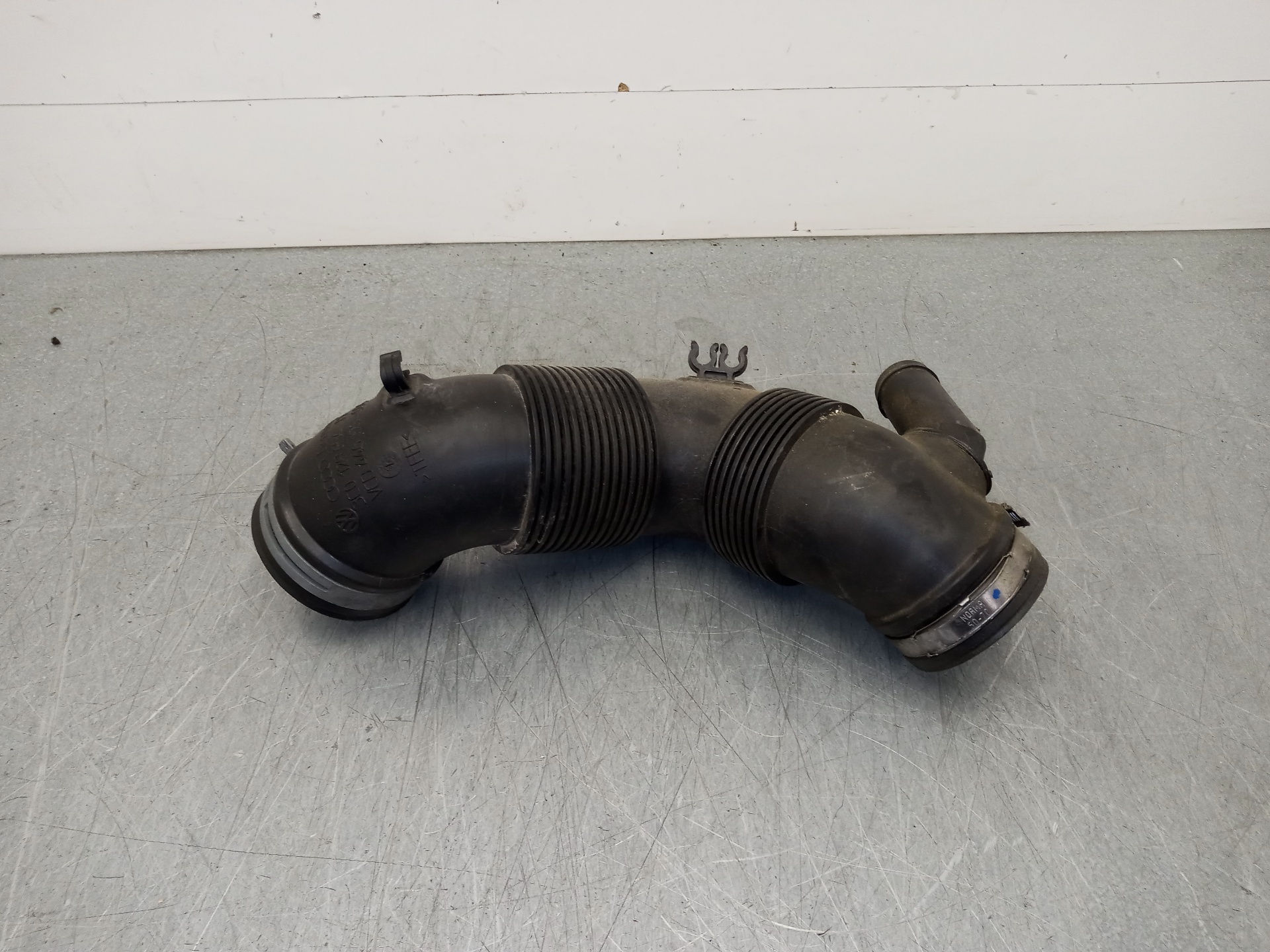 AUDI A2 8Z (1999-2005) Other tubes 3C0129654M+ 20076101