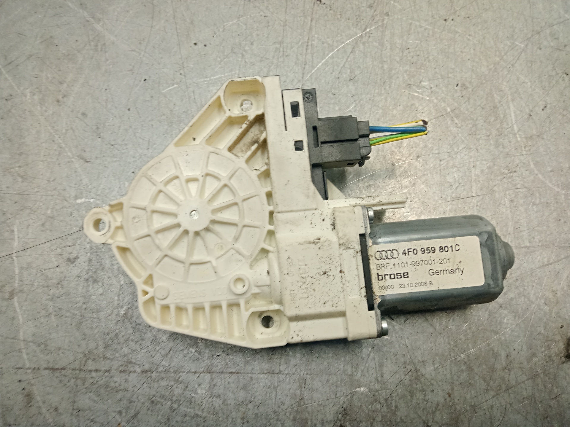 AUDI A6 C6/4F (2004-2011) Rear Left Door Window Control Motor 4F0959801C, 4F0959801C, 4F0959801C 23645414