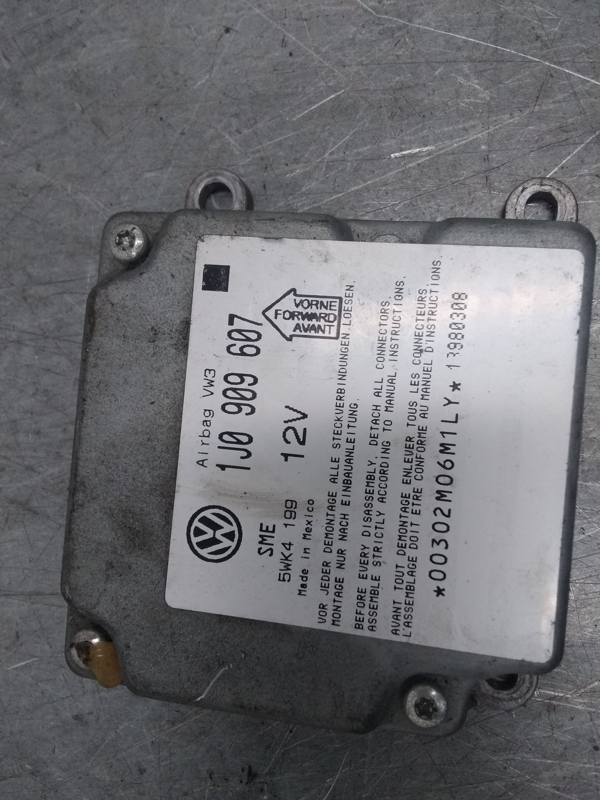 VOLKSWAGEN Passat B5 (1996-2005) SRS Control Unit 1J0909607+ 22823704