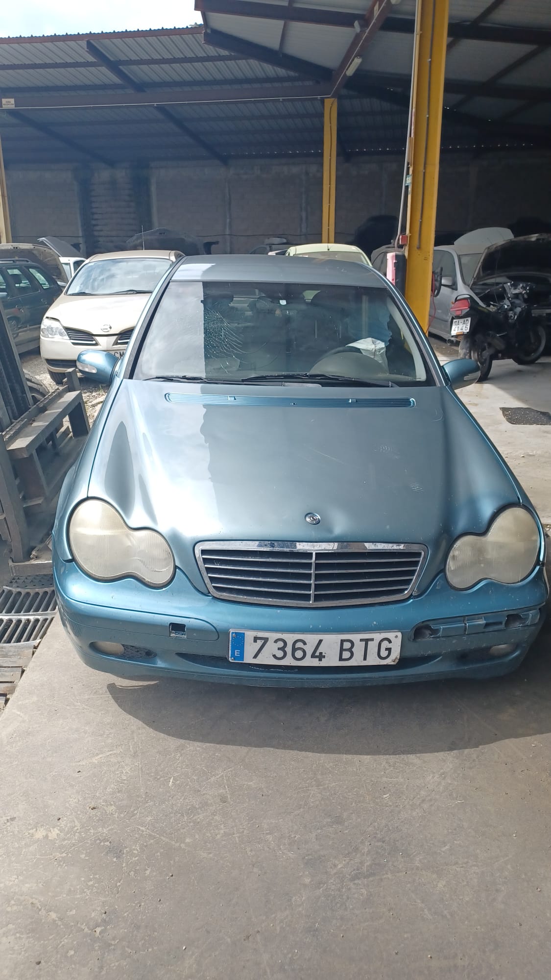 MERCEDES-BENZ C-Class W203/S203/CL203 (2000-2008) Priekinė kairė fortkutė (mažasis stiklas) AS2M3240DOT682+ 20402647