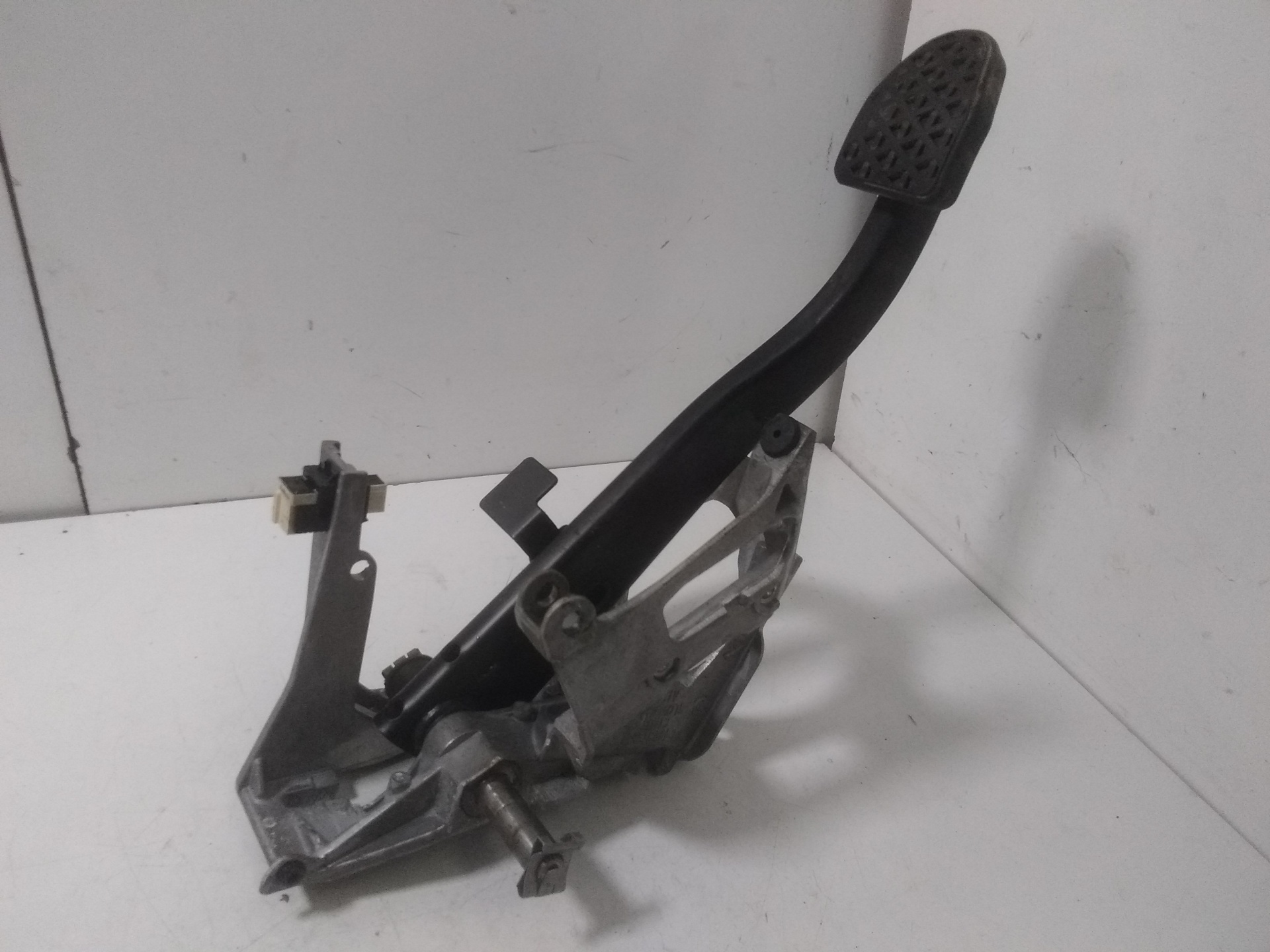 BMW 1 Series F20/F21 (2011-2020) Brake Pedal 678711,678711,678711,678711+678711 23644811