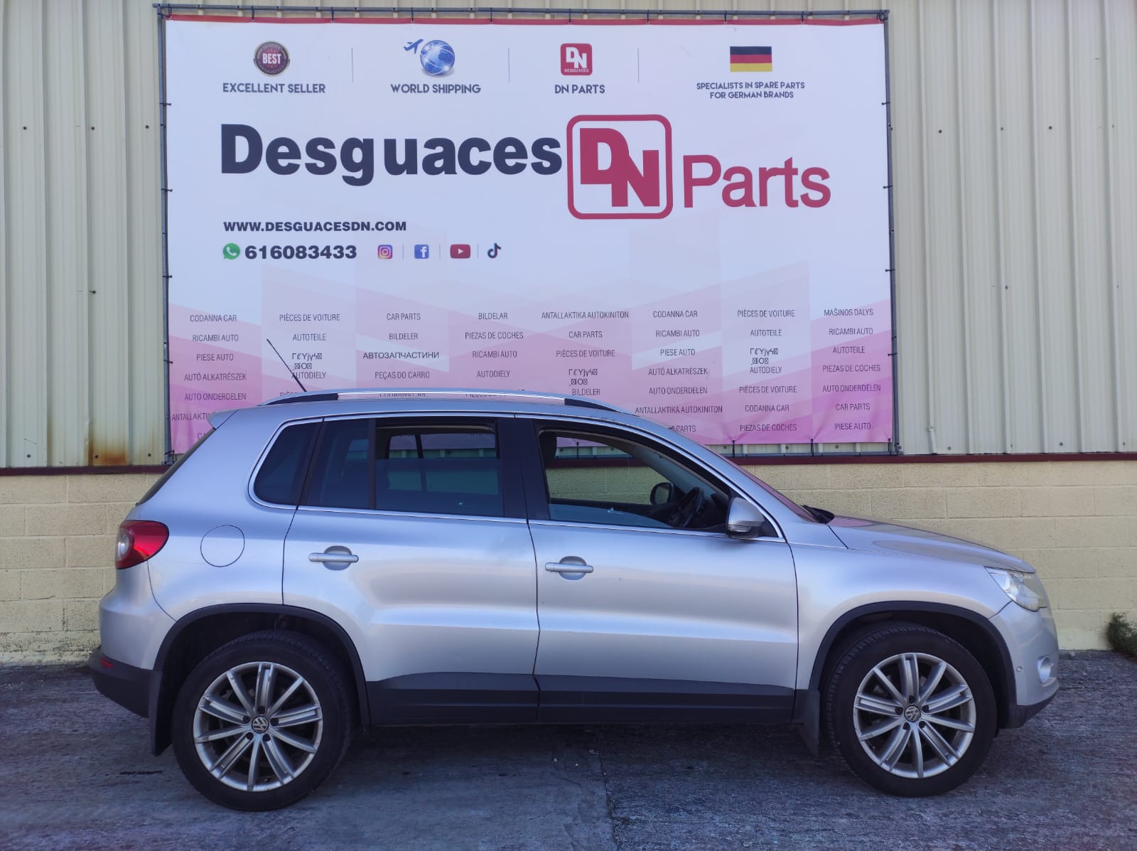 VOLKSWAGEN Tiguan 1 generation (2007-2017) Saugiklių dėžė 1K0959433,1K0959433,1K0959433,1K0959433+1K0959433 23644850