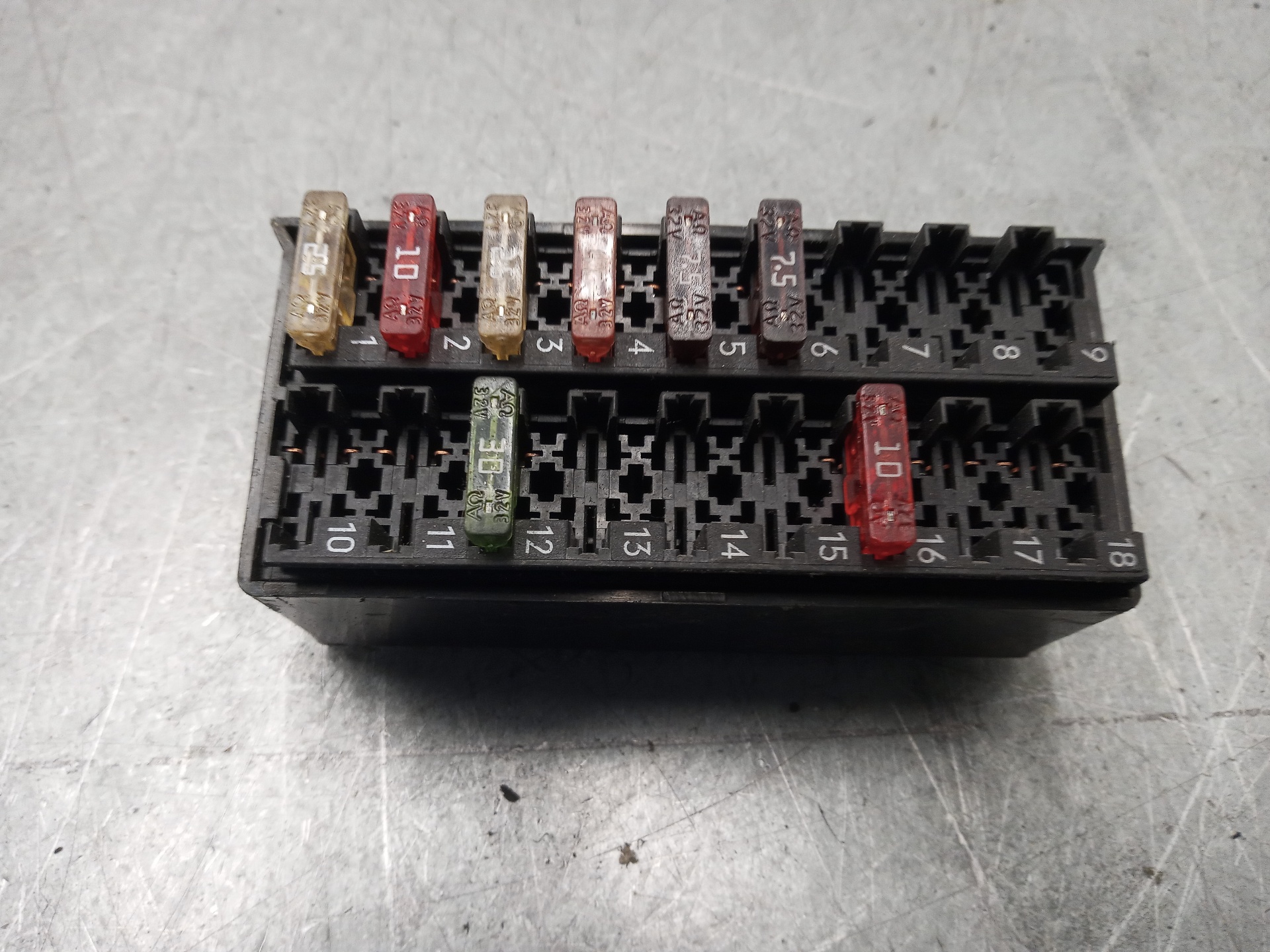 MERCEDES-BENZ Sprinter 1 generation (903) (1995-2006) Fuse Box A6385450319+ 26372364