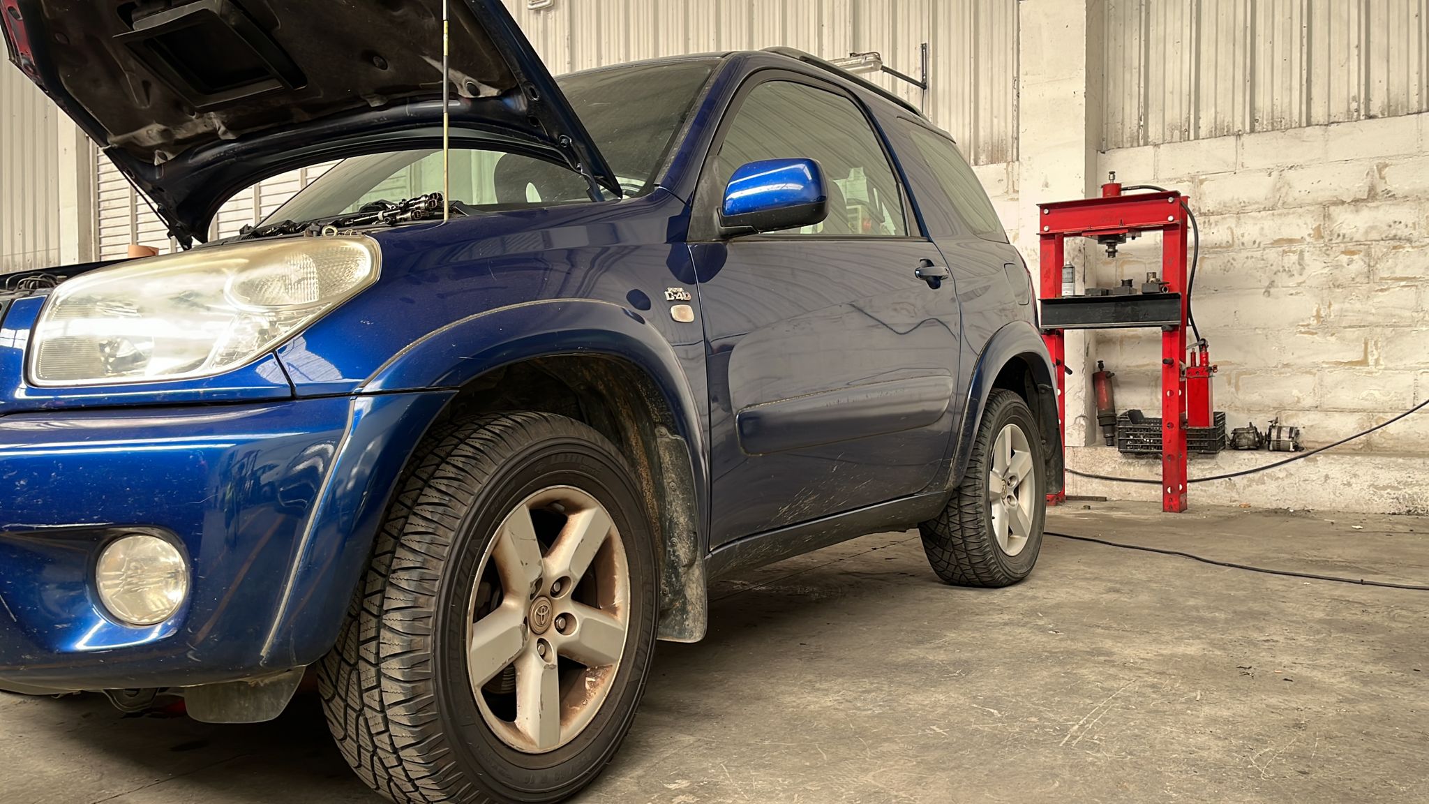 TOYOTA RAV4 2 generation (XA20) (2000-2006) Бачок глушителя задний 1743028181+ 22820946