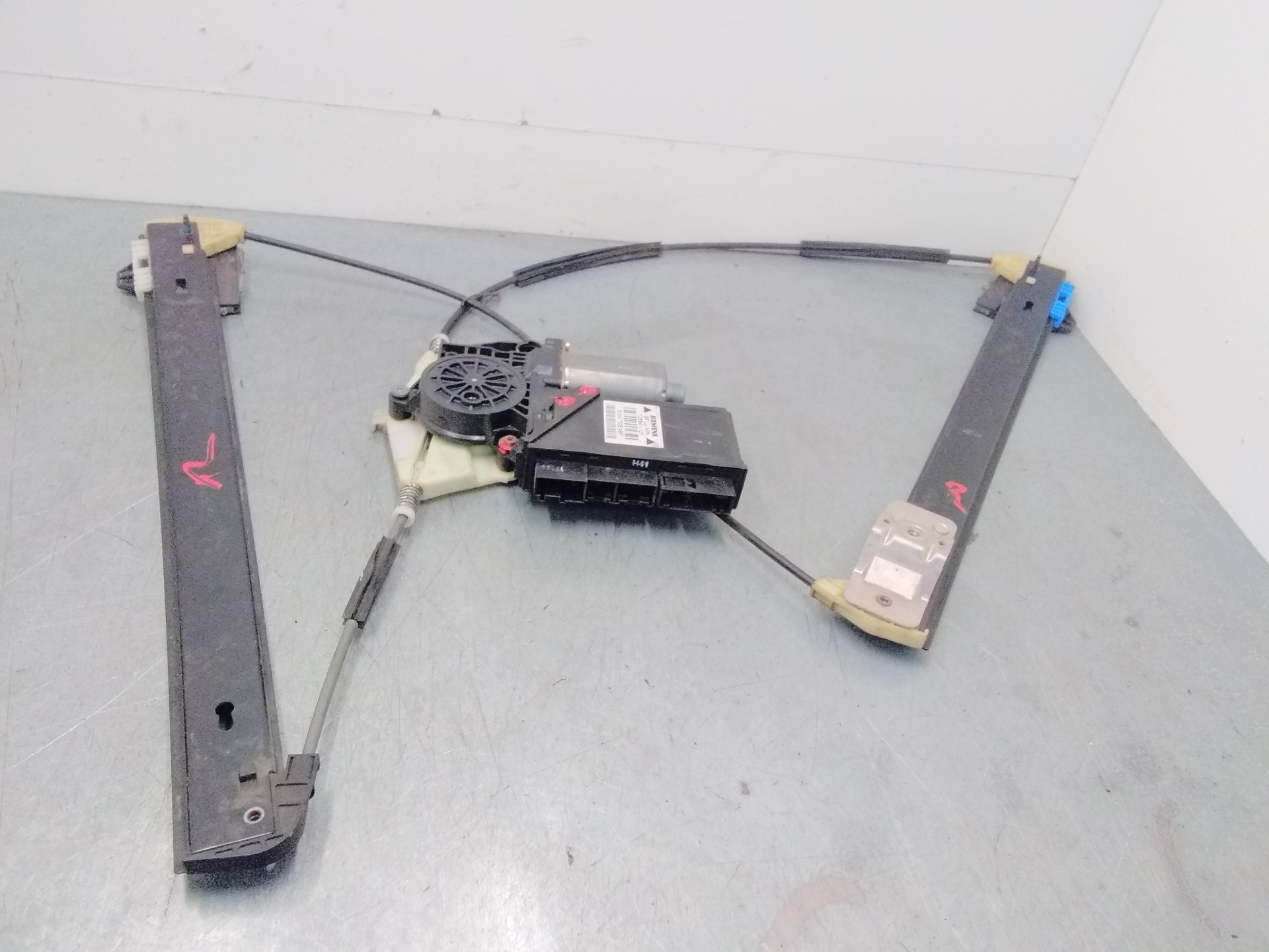 AUDI A5 8T (2007-2016) Front Right Door Window Control Motor 130821764+ 22822882