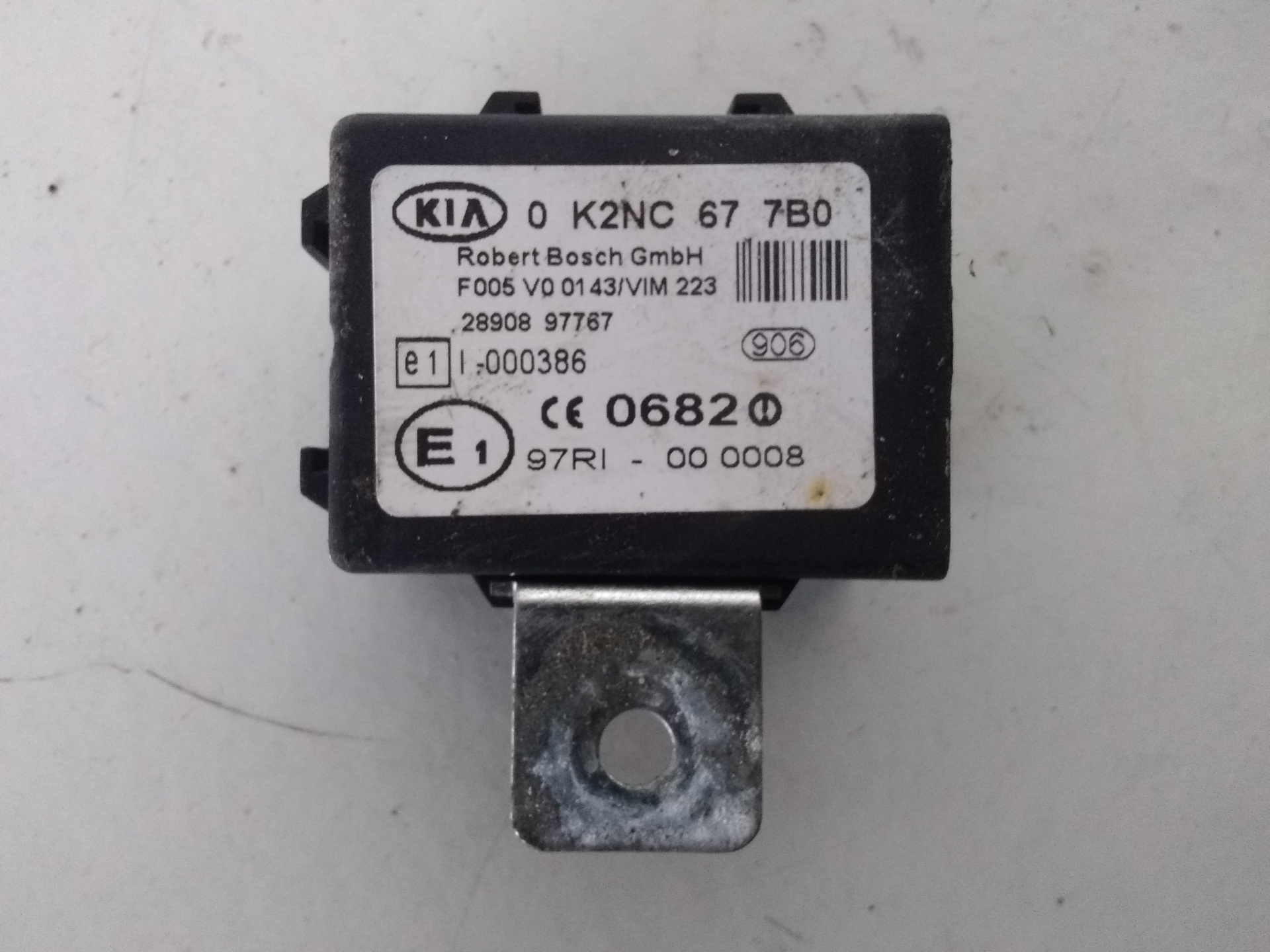 KIA Sorento 1 generation (2002-2011) Immobiliser control unit 0K2NC677B0,0K2NC677B0,0k2nc677b0+0K2NC677B0 23645309