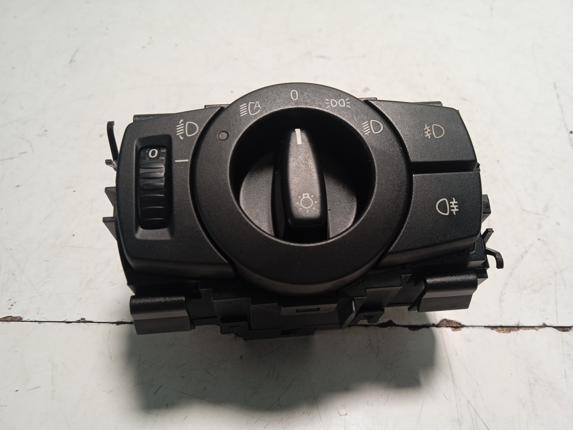 BMW 1 Series E81/E82/E87/E88 (2004-2013) Headlight Switch Control Unit 693279204+ 22823429