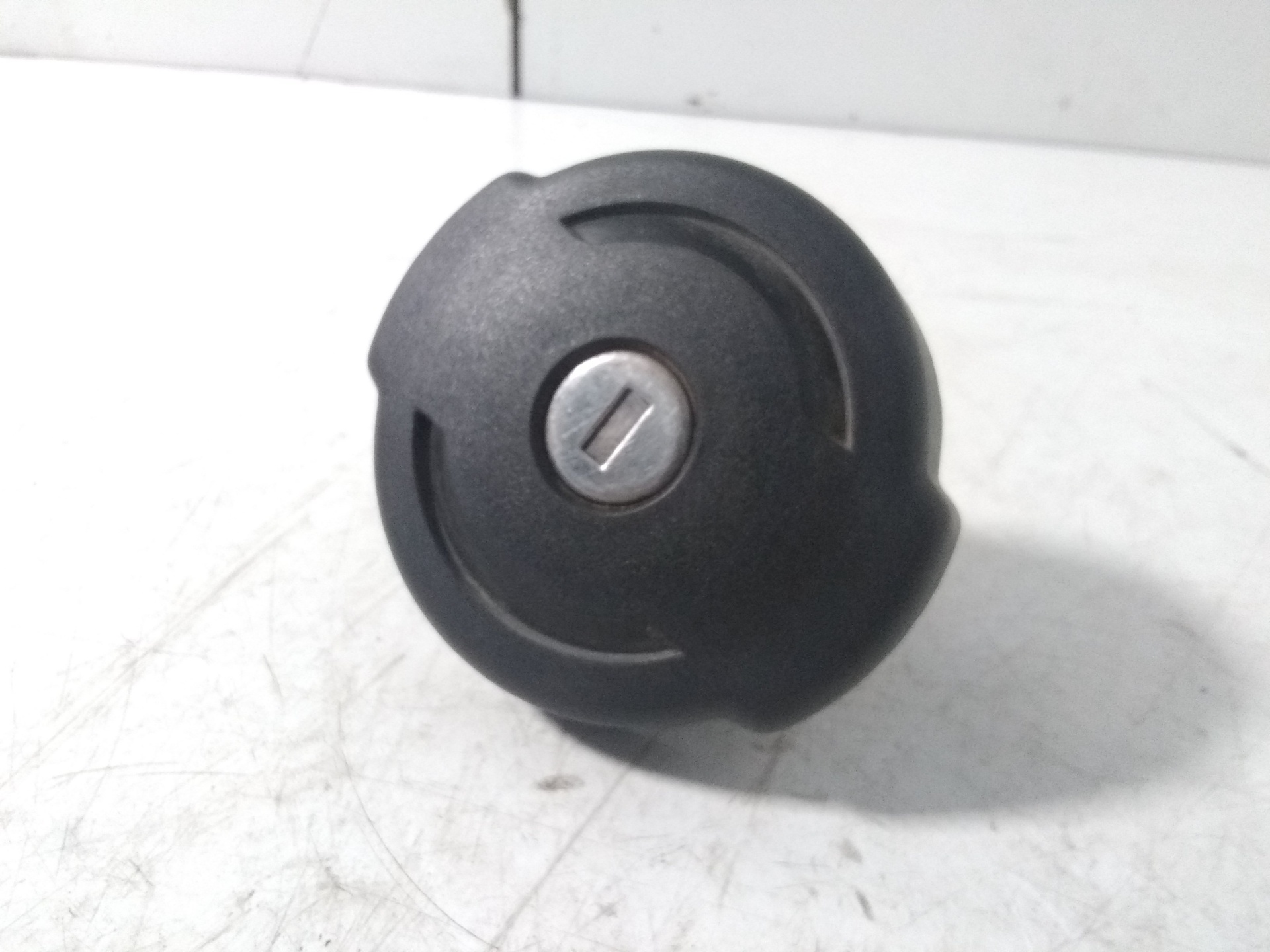 CITROËN C5 2 generation (2008-2017) Fuel tank cap 10014390100+ 20120820