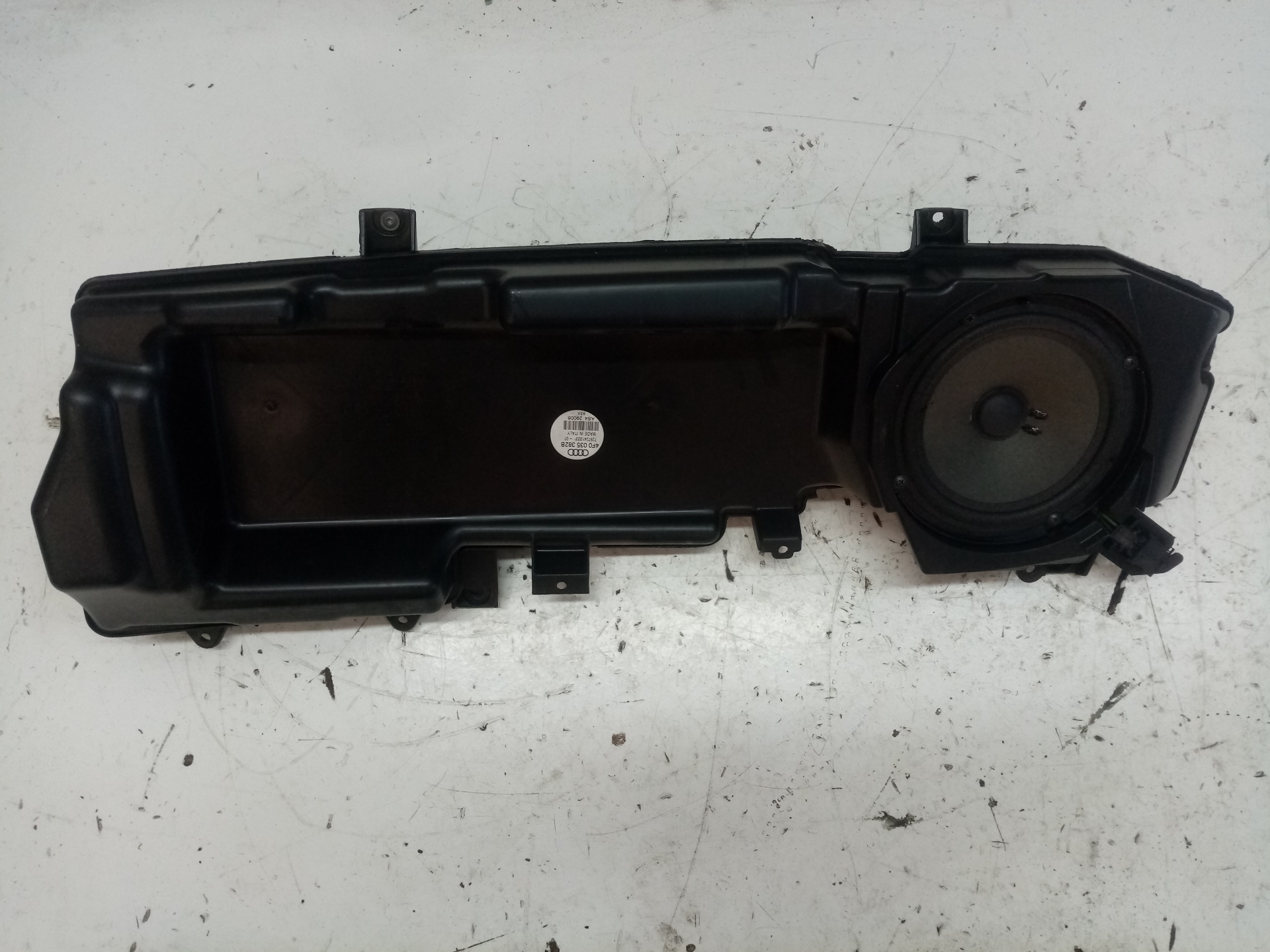 AUDI A6 C6/4F (2004-2011) Musiikkisoitin ilman GPS:ää 4F0035382B,4F0035382B,4F0035382B,4F0035382B+4F0035382B 23644694