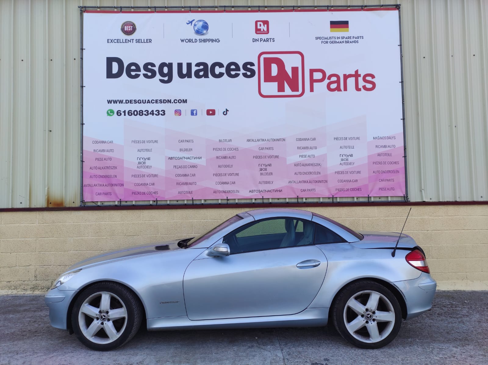 MERCEDES-BENZ SLK-Class R171 (2004-2011) Other Trim Parts A1716901825+ 23637384