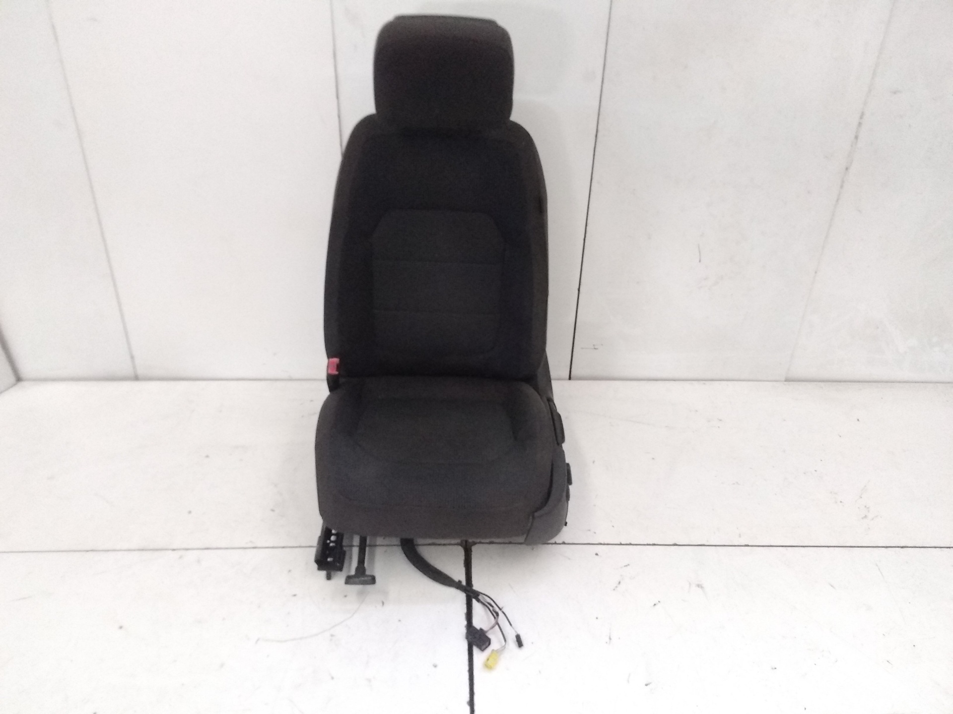 VOLKSWAGEN Passat B7 (2010-2015) Front Left Seat COLORNEGRO 21745995